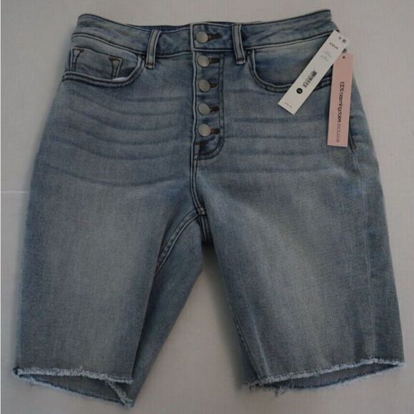 Aqua PV-B80049A Women's Sz 26 Medium Wash Frayed Hem Bermuda Denim Shorts $78+ - Picture 1 of 5